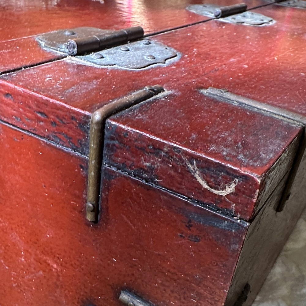 Vintage Red Lacquered Chinese Document Box with brass fittings - Picture 12 of 16